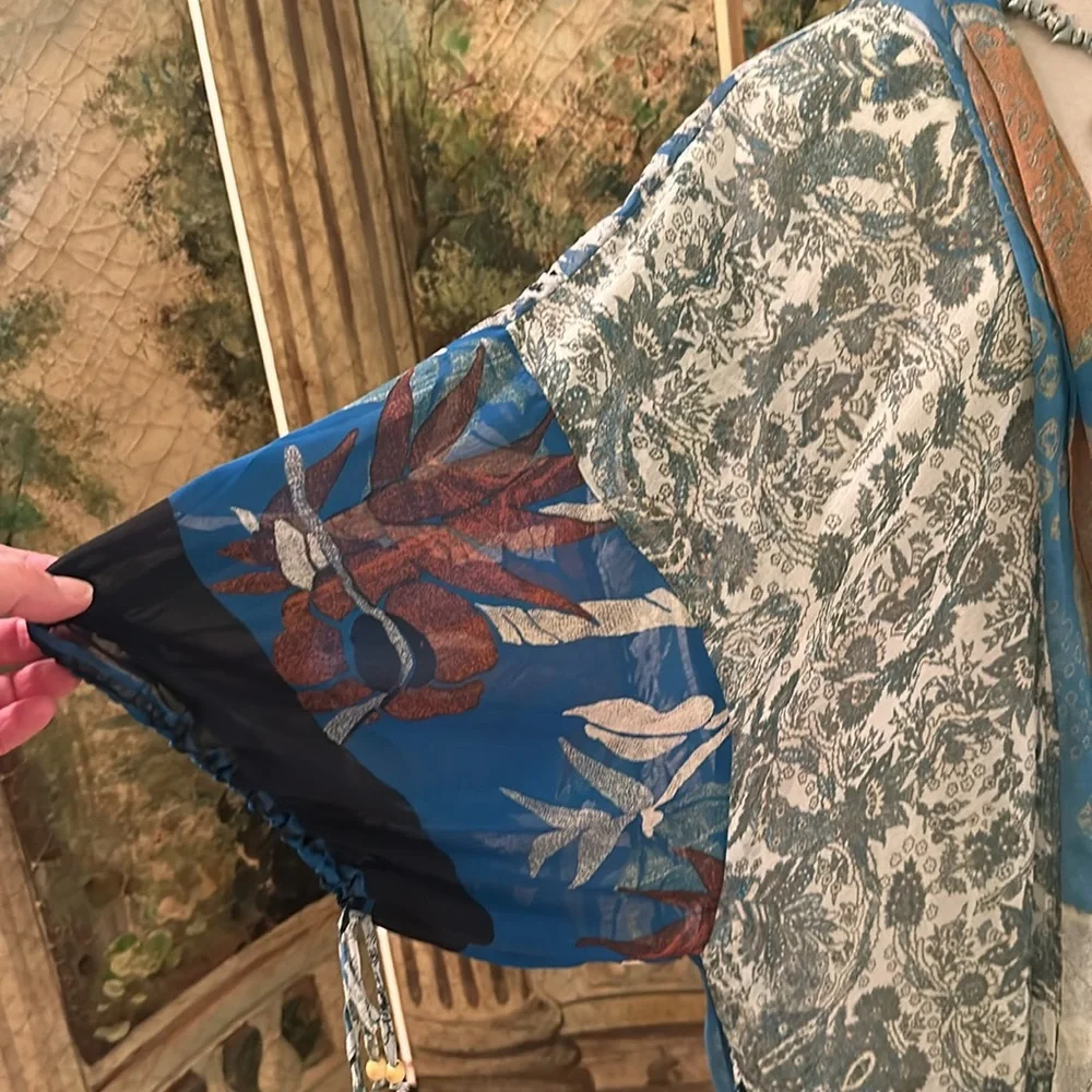 Absolutely Fabulous “Free People” sheer blue print Kimono - Picture 4 of 6